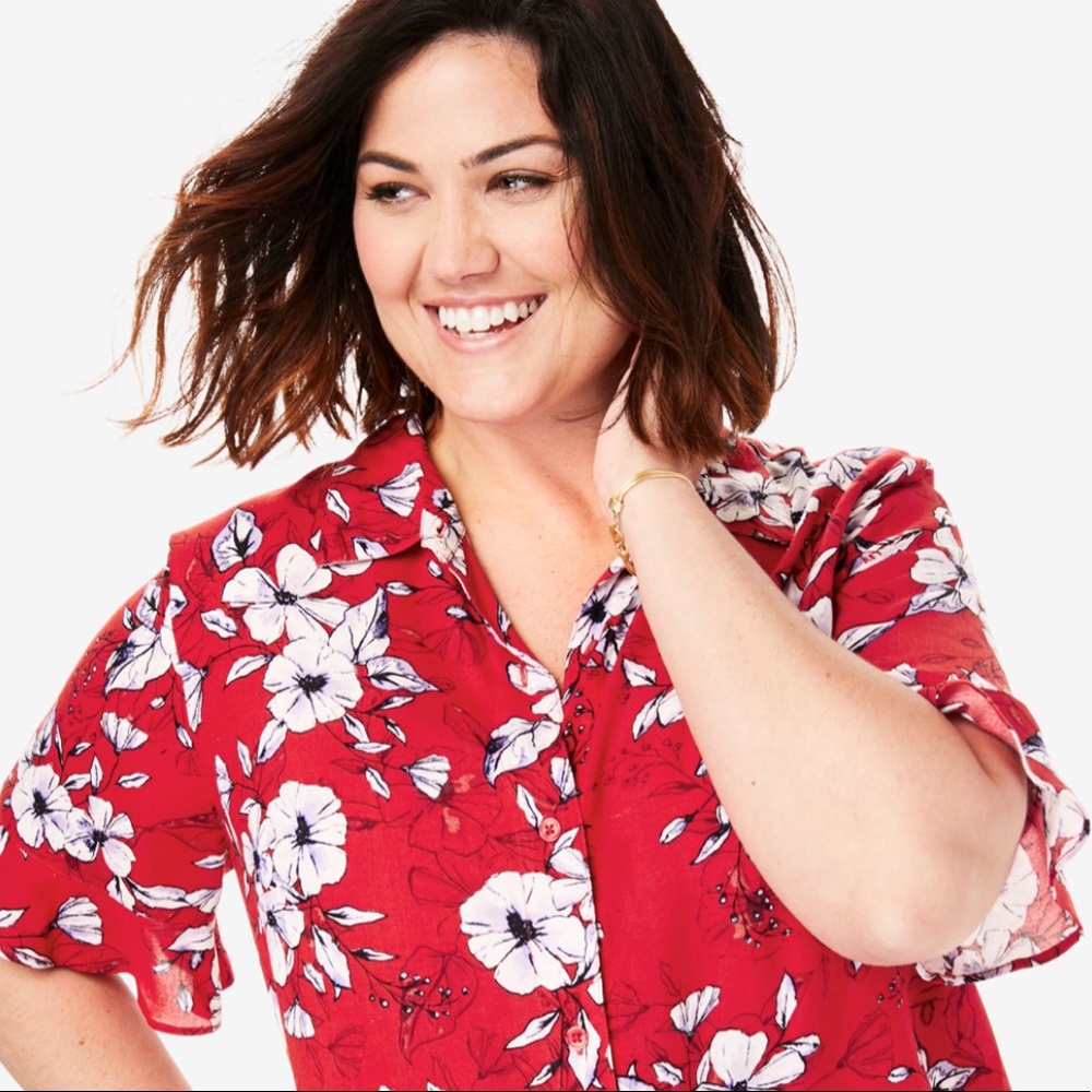 ASYMMETRICAL HEM BUTTON DOWN BLOUSE